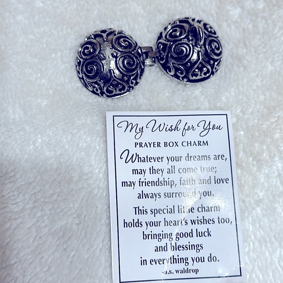 Prayer Box Charm - Picture 4 of 4